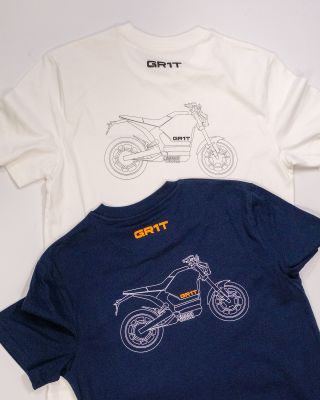 Každej rok se chystám na výstavu motorek EICMA... a nikdy mi to ještě nevyšlo 😭. Ale letos v Míláně budou aspoň trika a...